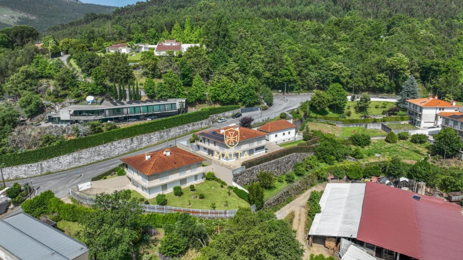 Moradia T5 para Venda em Longos Foto 6