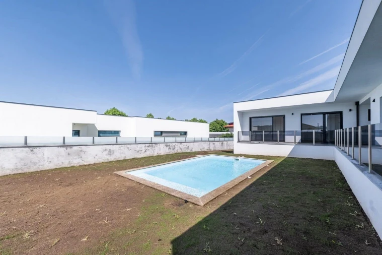 Moradia T3 para Venda em Braga (Maximinos, Sé e Cividade) Foto 7