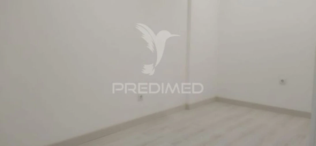 Apartamento para Venda em Corroios Foto 6