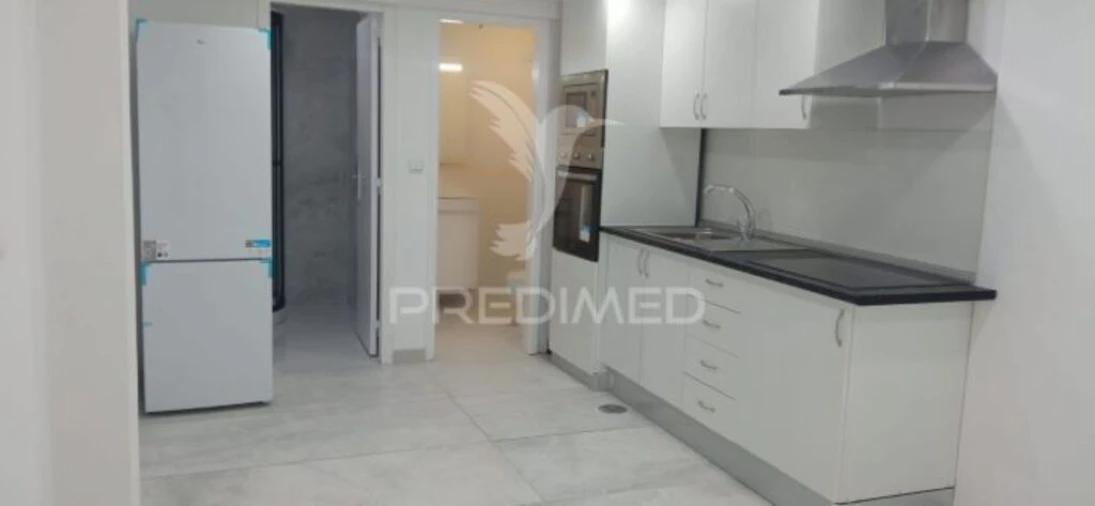 Apartamento para Venda em Corroios Foto 2