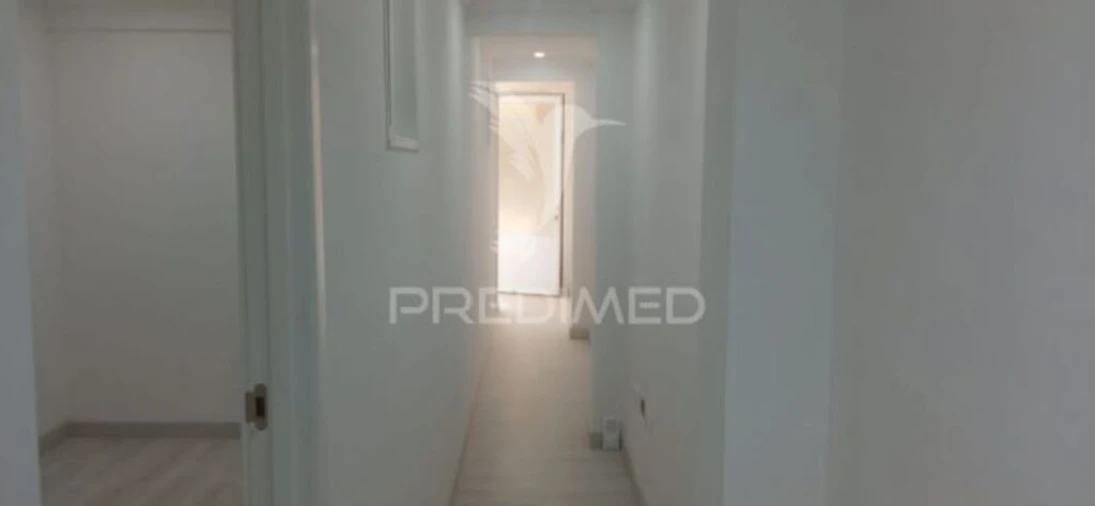 Apartamento para Venda em Corroios Foto 5