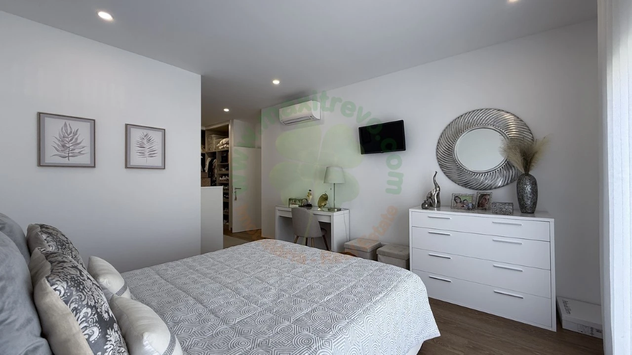 Moradia T4 para Venda em Fernao Ferro Foto 28