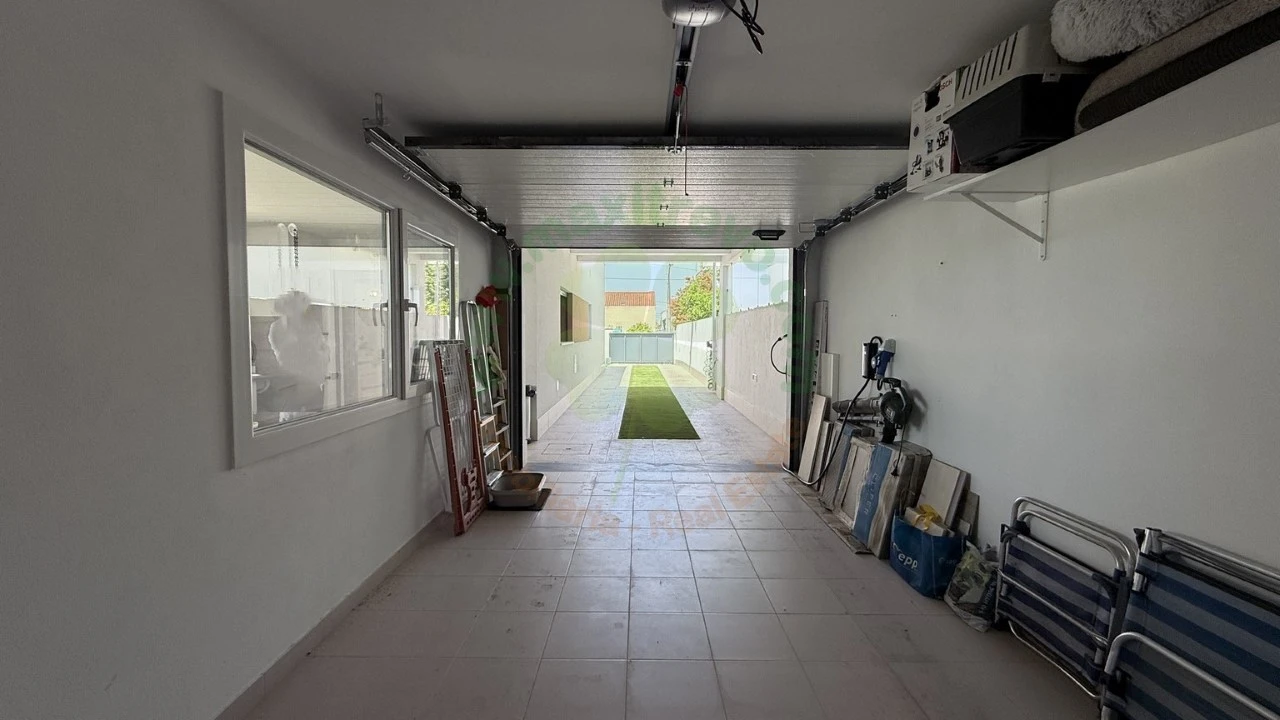 Moradia T4 para Venda em Fernao Ferro Foto 38