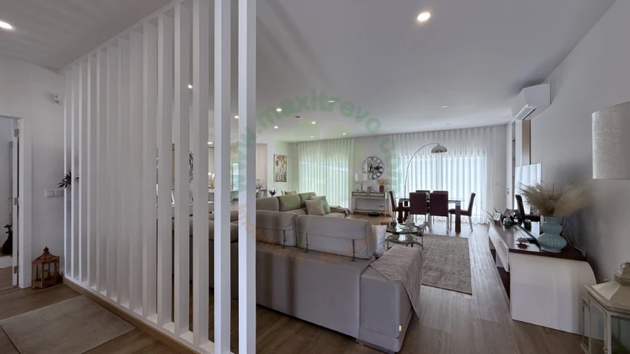 Moradia T4 para Venda em Fernao Ferro Foto 13