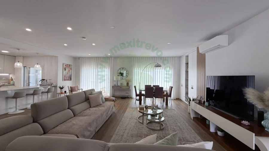 Moradia T4 para Venda em Fernao Ferro Foto 14