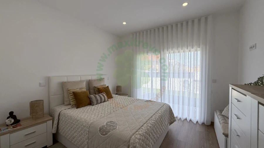 Moradia T4 para Venda em Fernao Ferro Foto 21