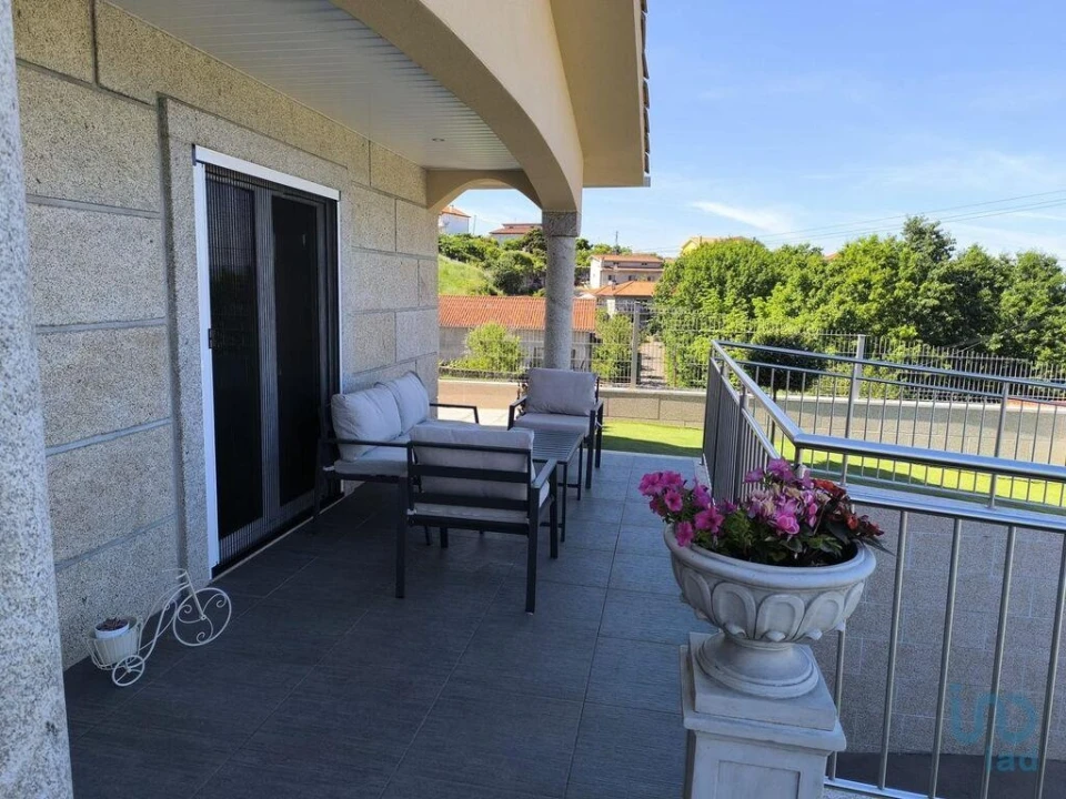 Moradia T6 para Venda em Santa Maria Maior Foto 7