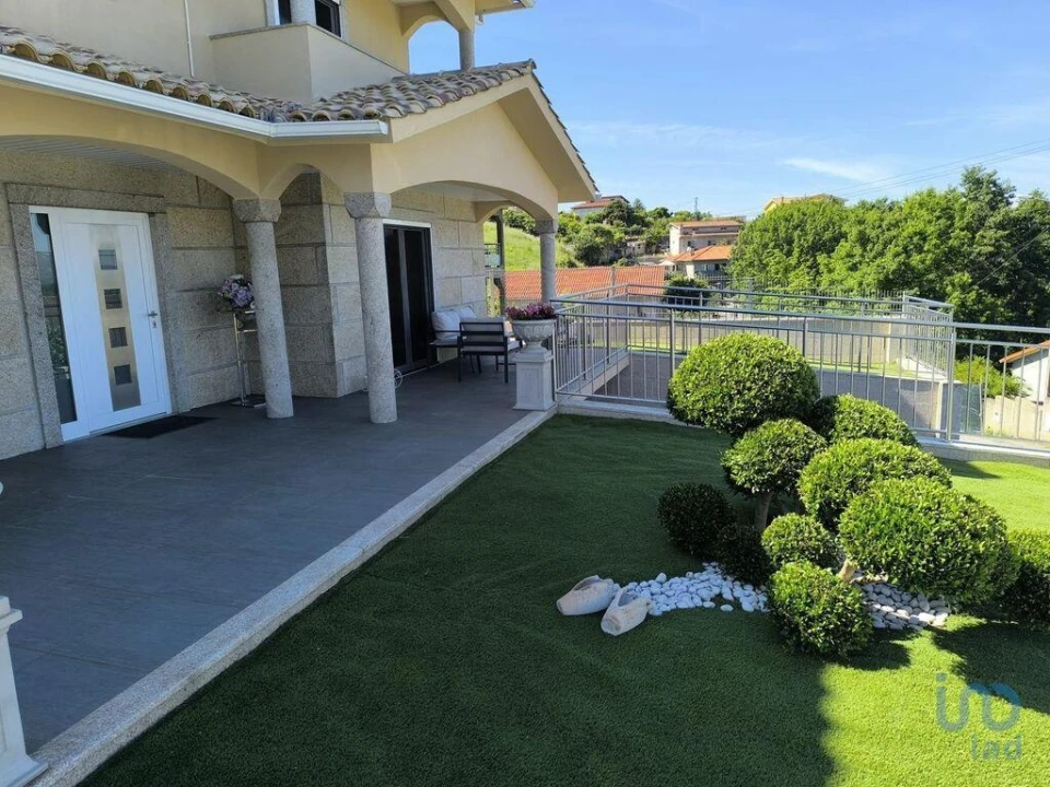 Moradia T6 para Venda em Santa Maria Maior Foto 1