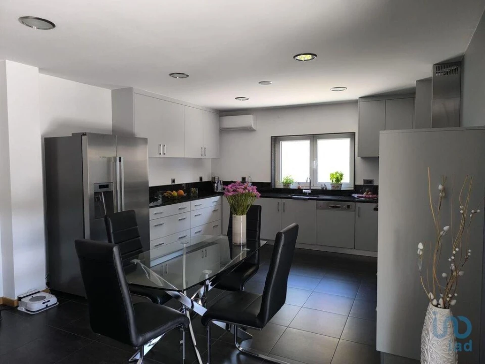 Moradia T6 para Venda em Santa Maria Maior Foto 10