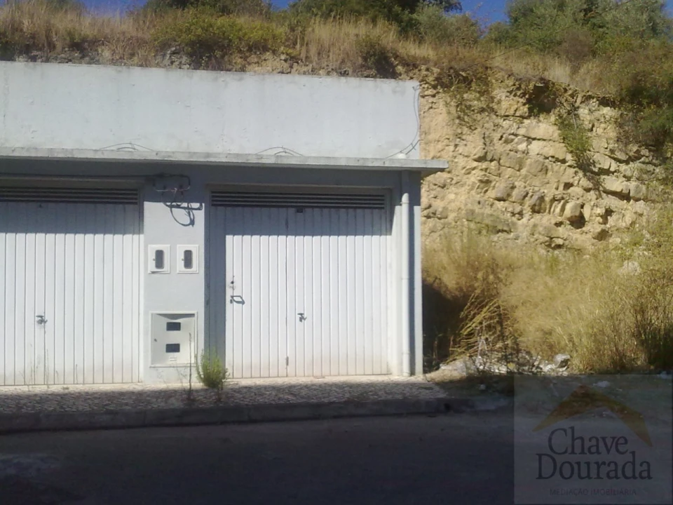 Garagem para Venda em Eiras e São Paulo de Frades Foto 3