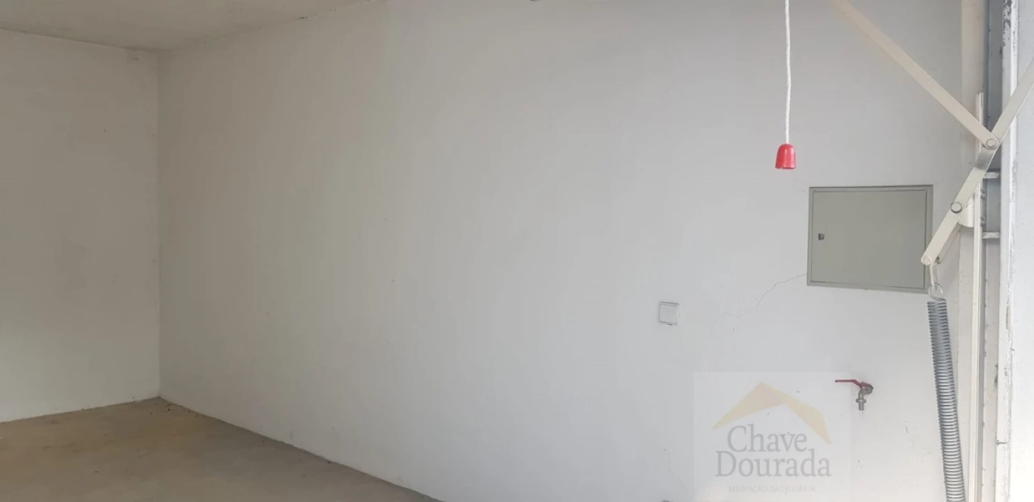 Garagem para Venda em Eiras e São Paulo de Frades Foto 5