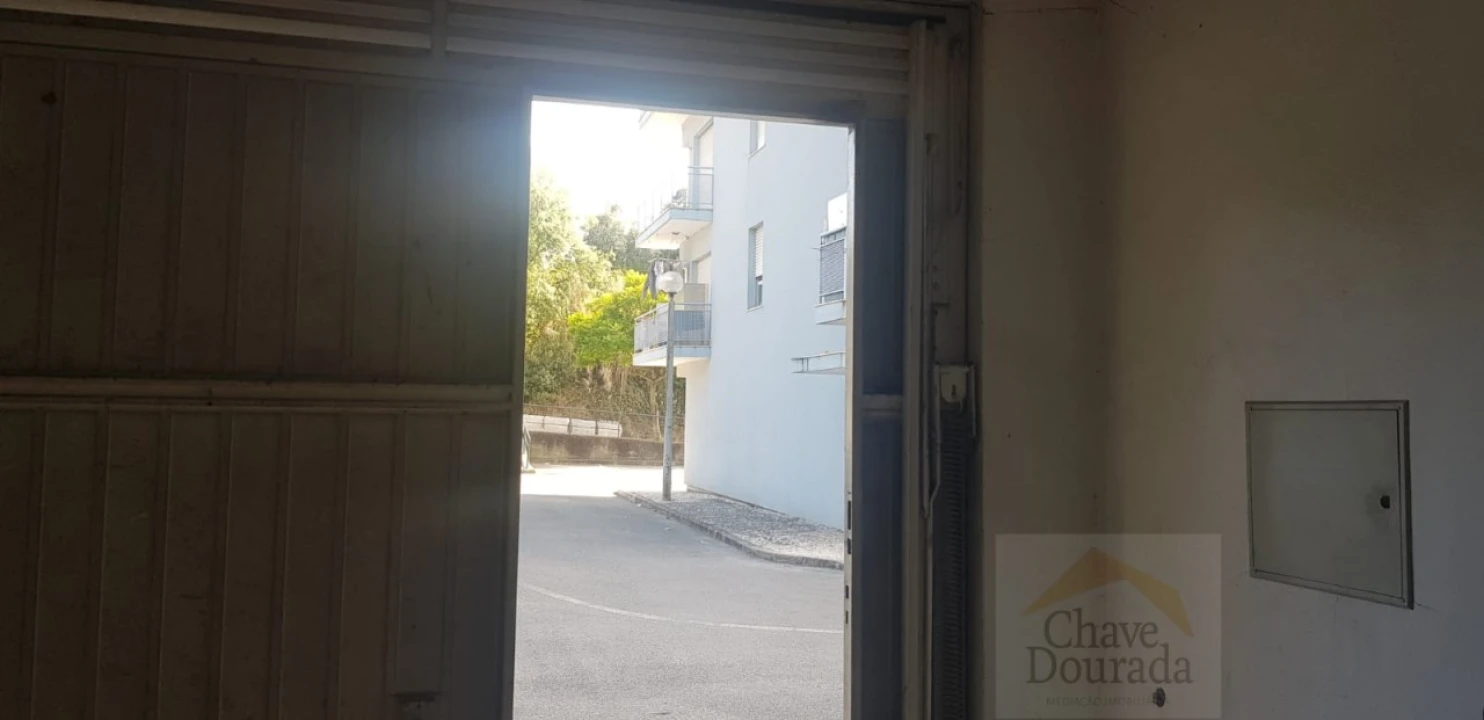 Garagem para Venda em Eiras e São Paulo de Frades Foto 7