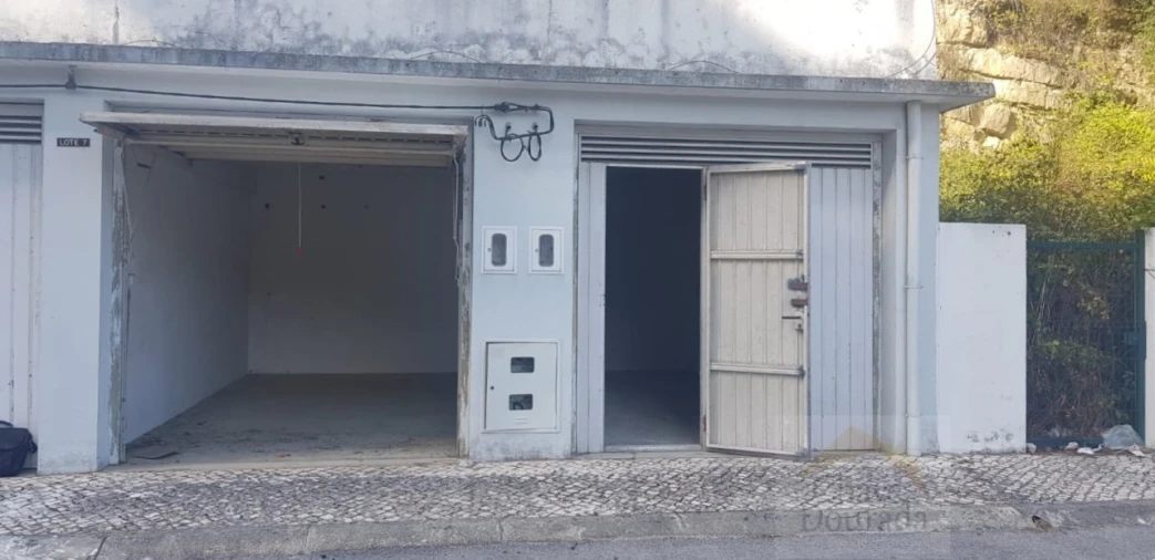 Garagem para Venda em Eiras e São Paulo de Frades Foto 1