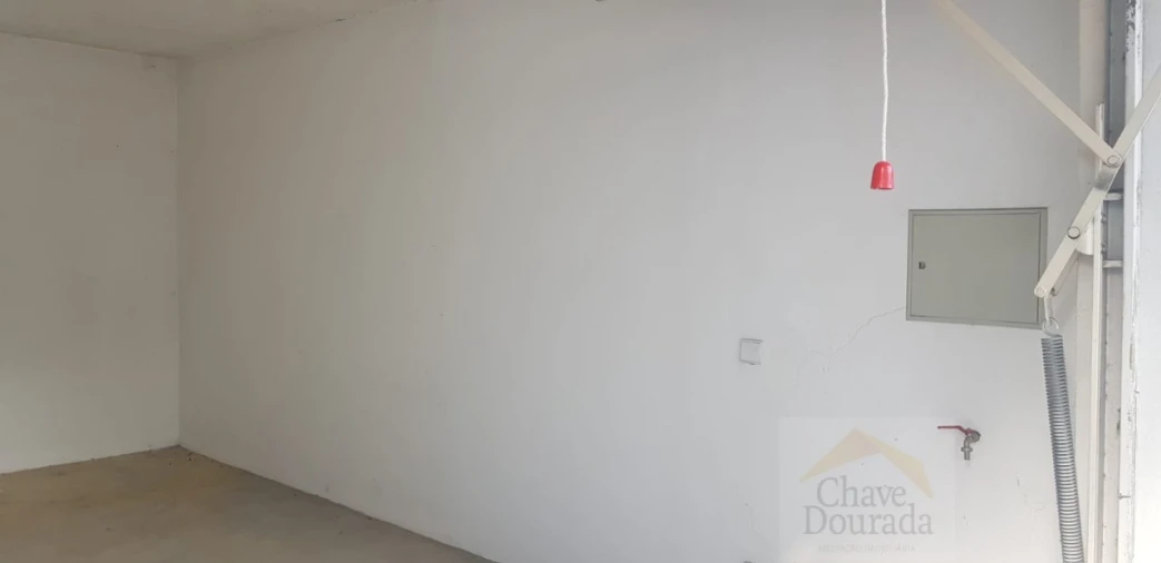Garagem para Venda em Eiras e São Paulo de Frades Foto 5