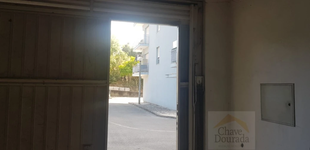 Garagem para Venda em Eiras e São Paulo de Frades Foto 7