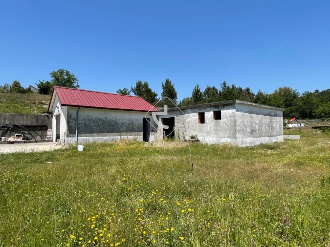 Armazém para Venda em Romarigães Foto 3