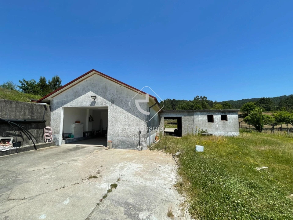 Armazém para Venda em Romarigães Foto 26