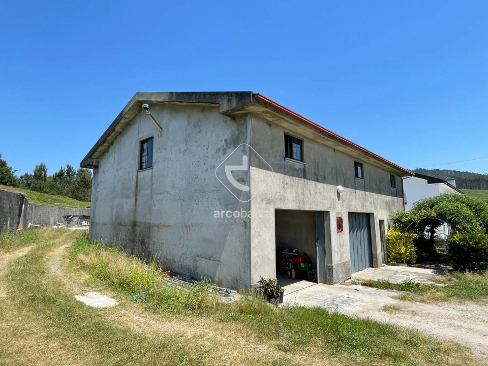 Armazém para Venda em Romarigães Foto 2