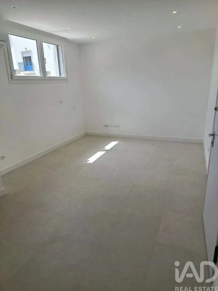 Apartamento T1 para Venda em Nazare Foto 9