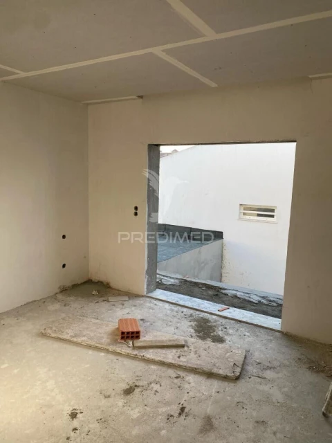 Moradia T2 para Venda em Fernao Ferro