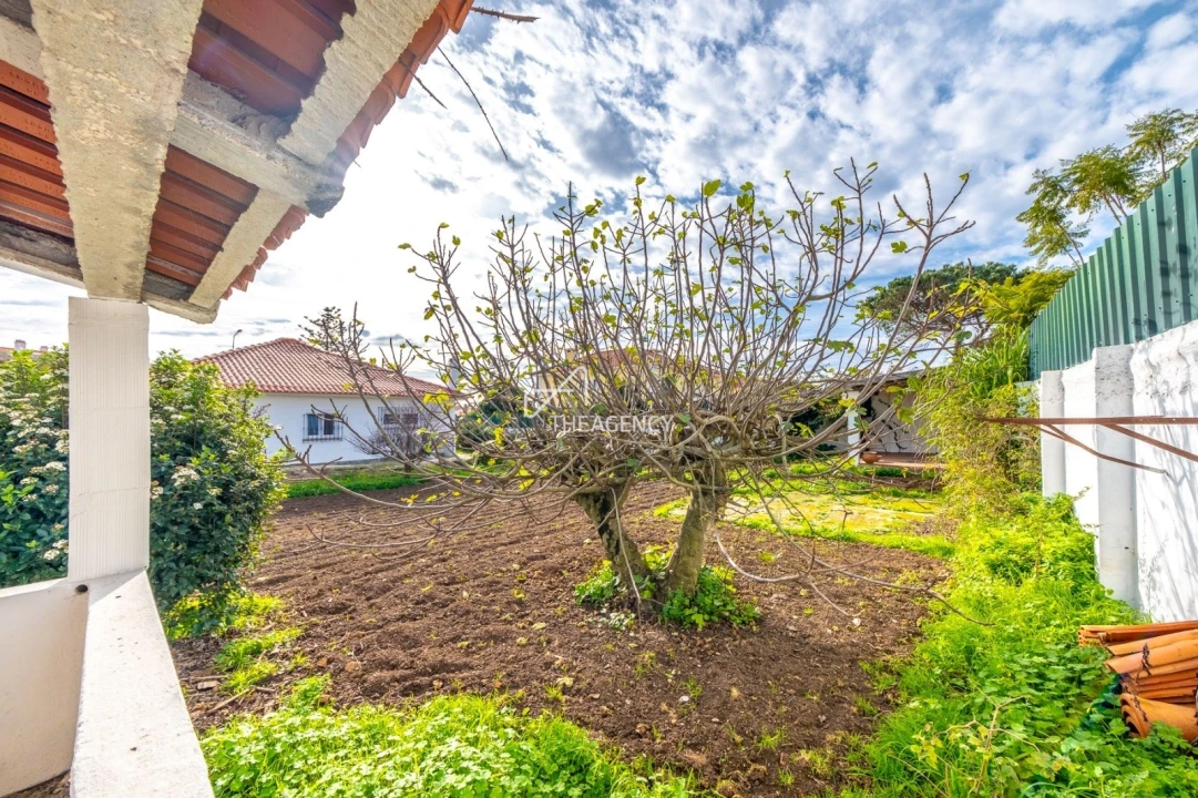 Moradia T3 para Arrendamento em Alcabideche Foto 32