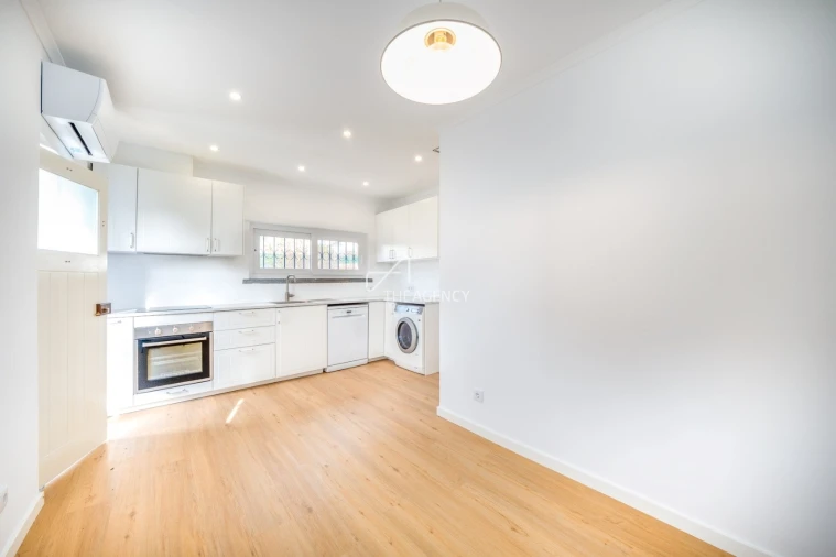 Moradia T3 para Arrendamento em Alcabideche Foto 15