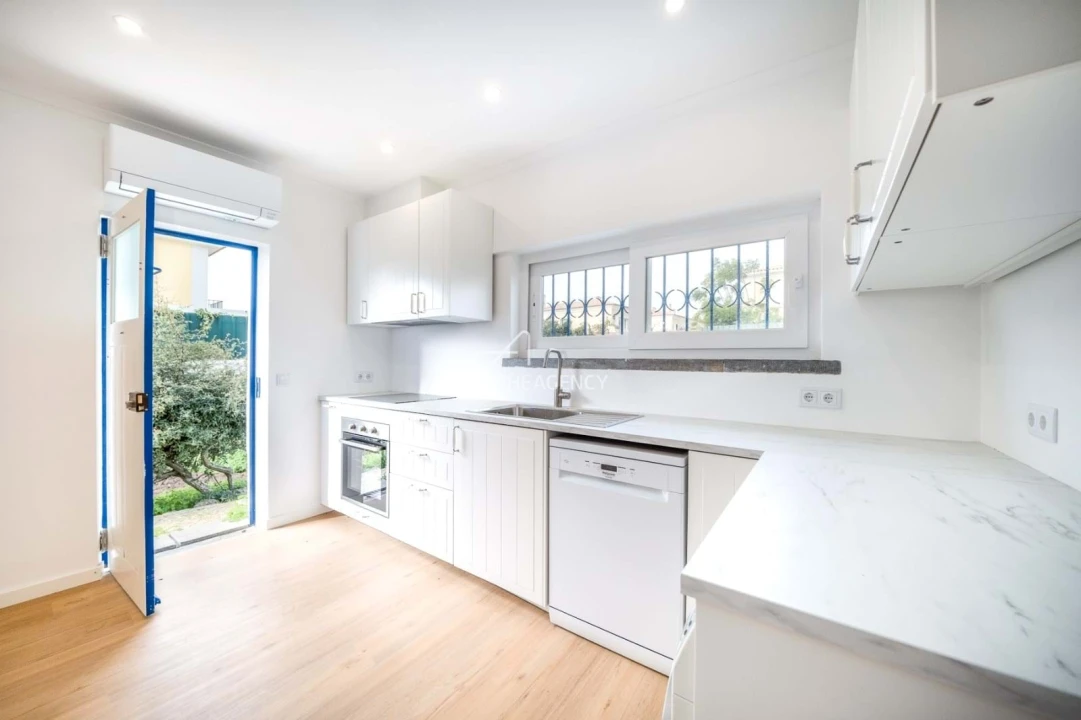 Moradia T3 para Arrendamento em Alcabideche Foto 14