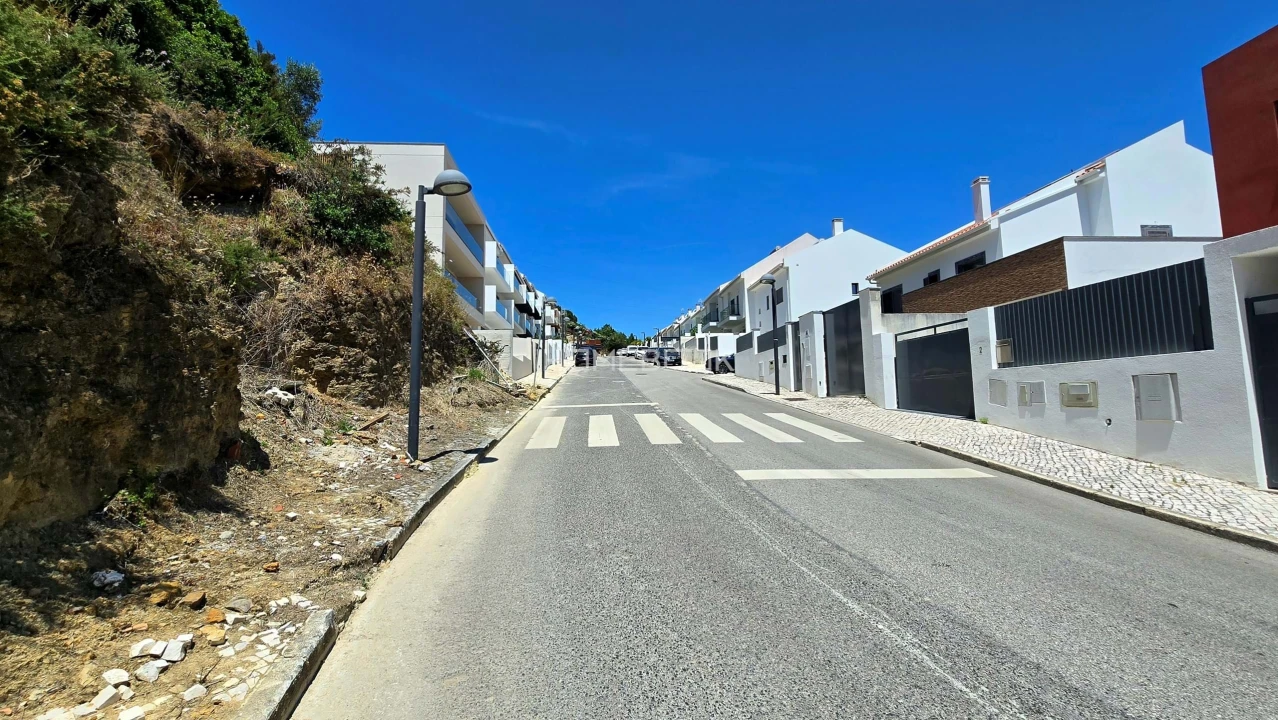 Terreno para Venda em Agualva e Mira-Sintra Foto 2