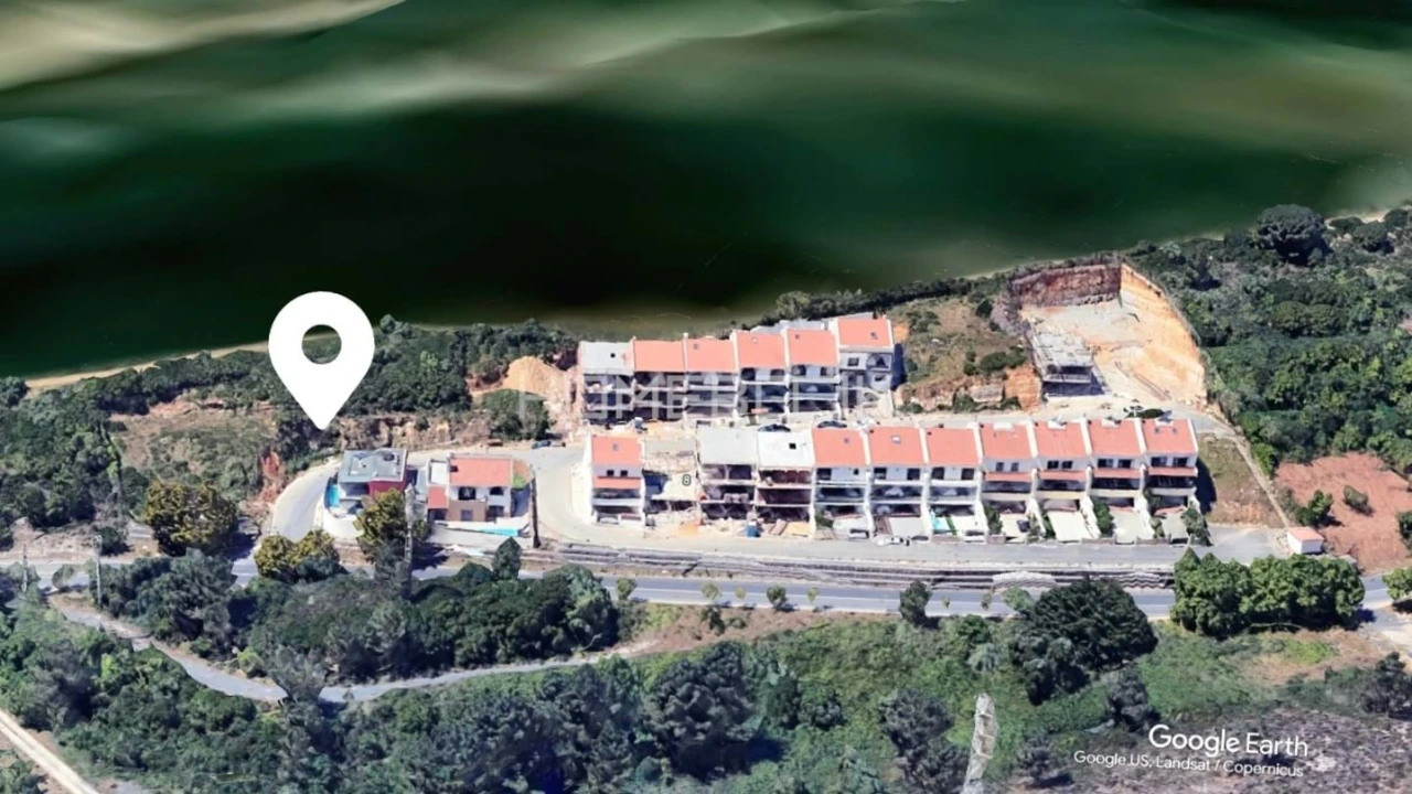 Terreno para Venda em Agualva e Mira-Sintra Foto 1