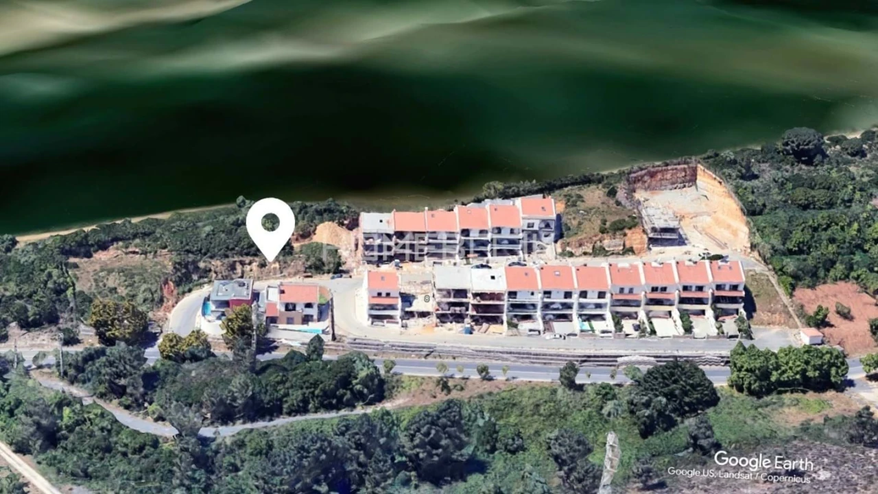 Terreno para Venda em Agualva e Mira-Sintra Foto 1