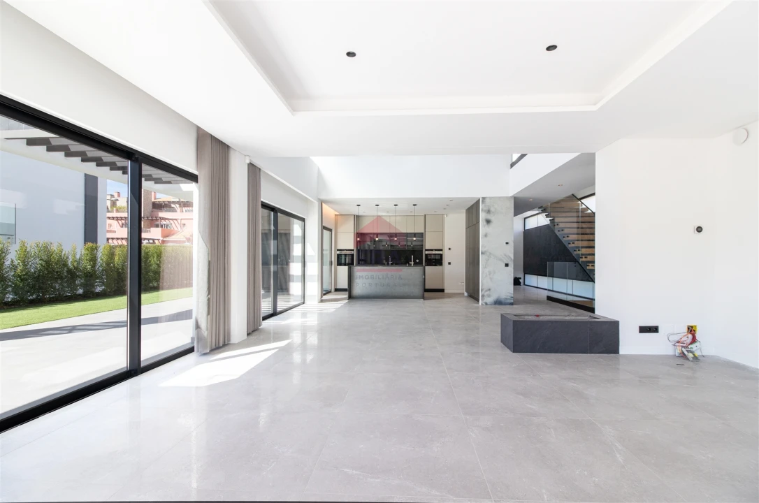 Moradia T0 para Venda em Quarteira Foto 5