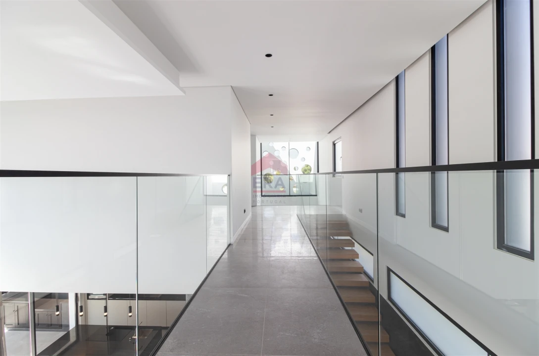 Moradia T0 para Venda em Quarteira Foto 25