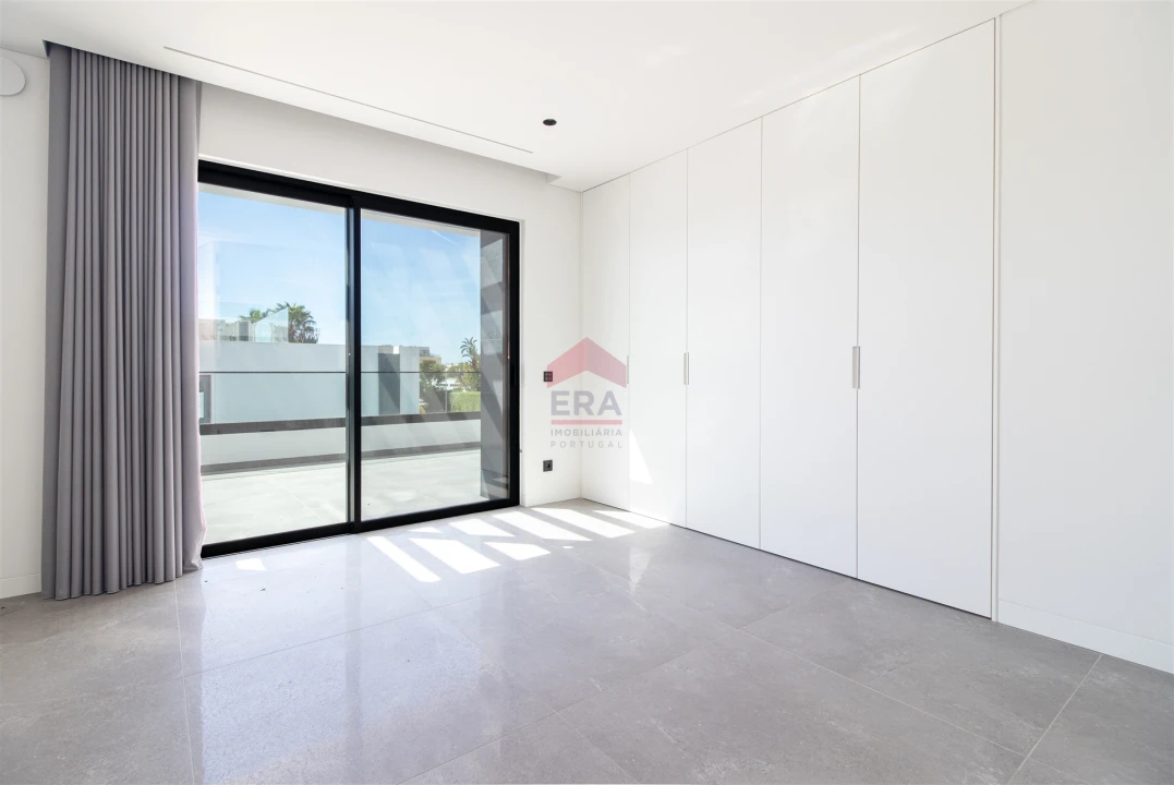 Moradia T0 para Venda em Quarteira Foto 24