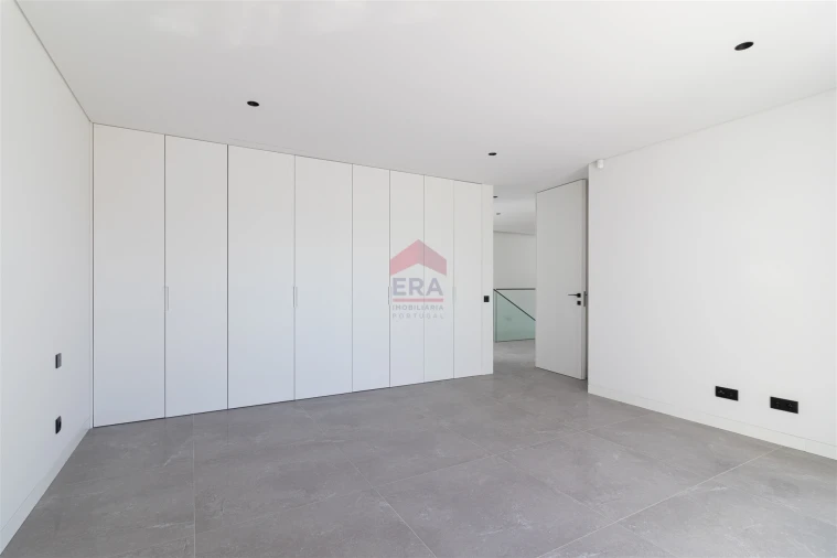 Moradia T0 para Venda em Quarteira Foto 19