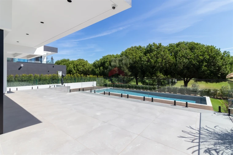 Moradia T0 para Venda em Quarteira Foto 41