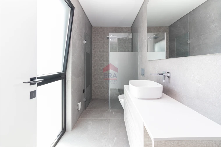 Moradia T0 para Venda em Quarteira Foto 18