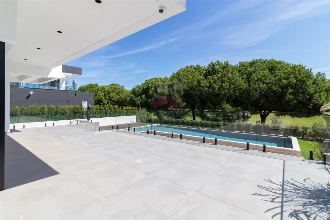 Moradia T0 para Venda em Quarteira Foto 41