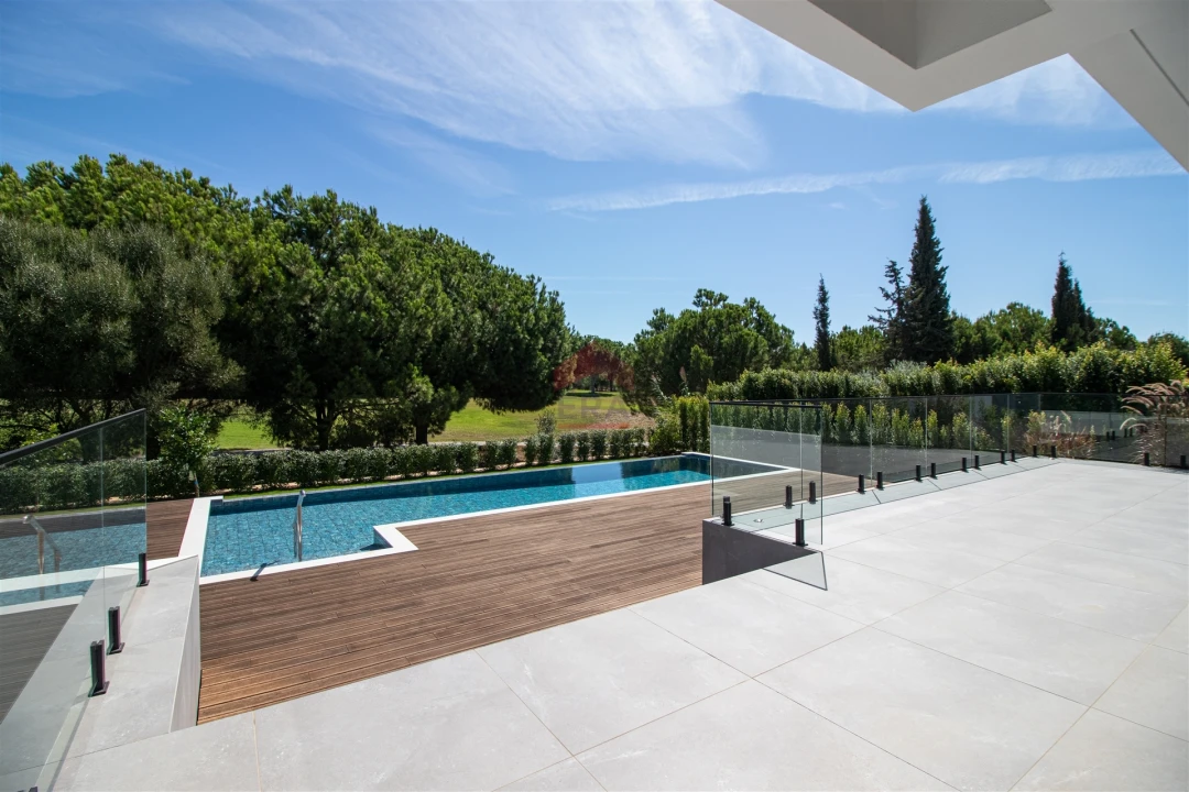 Moradia T0 para Venda em Quarteira Foto 38