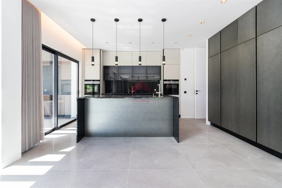 Moradia T0 para Venda em Quarteira Foto 7