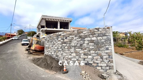 Apartamento T4 para Venda em Ponta do Sol