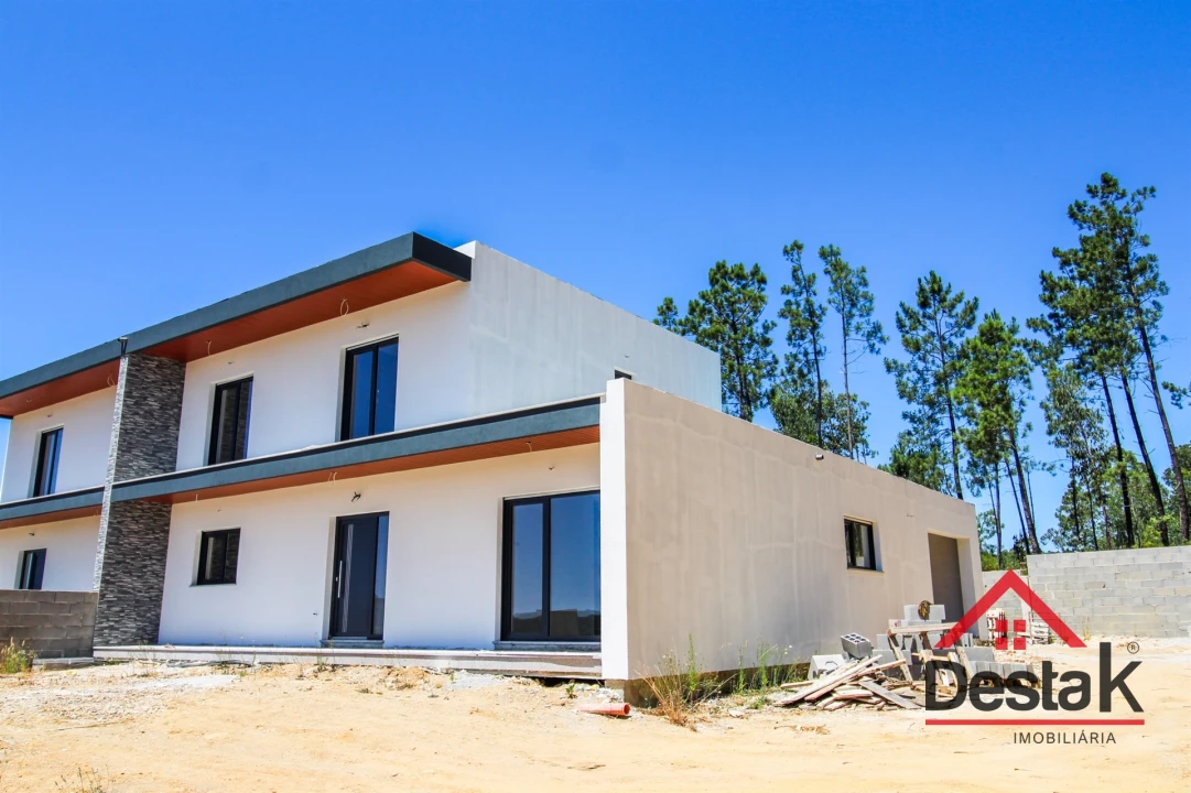 Moradia T3 para Venda em Pinho Foto 2