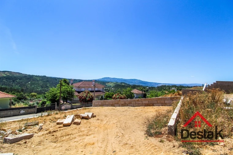 Moradia T3 para Venda em Pinho Foto 28