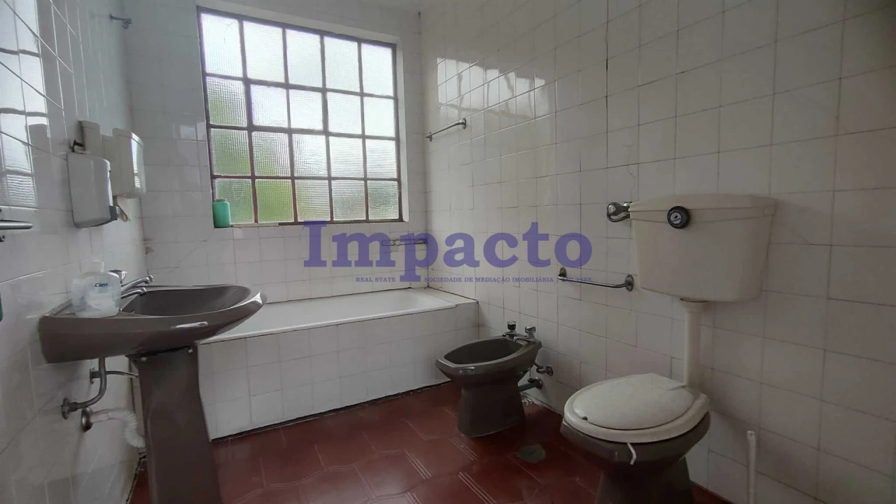 Armazém para Venda em O. Azeméis, Riba-Ul, Ul, Macinhata Seixa, Madail Foto 10