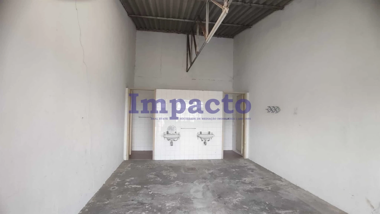 Armazém para Venda em O. Azeméis, Riba-Ul, Ul, Macinhata Seixa, Madail Foto 11
