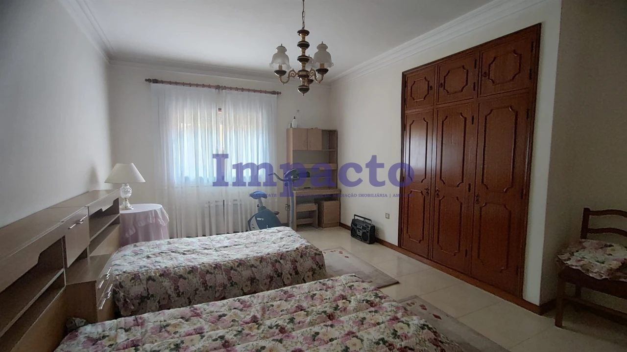 Moradia T3 para Venda em São Roque Foto 10