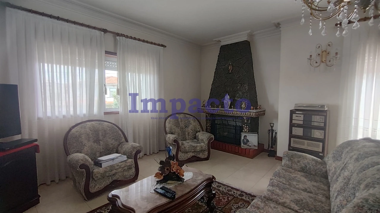 Moradia T3 para Venda em São Roque Foto 12