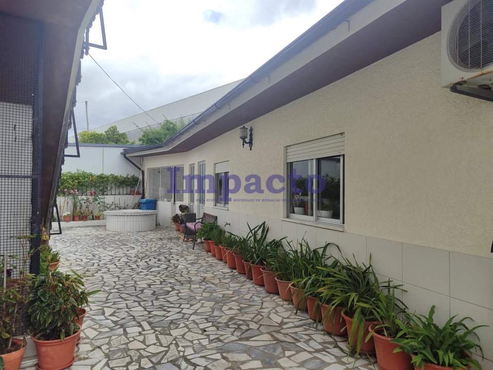 Moradia T3 para Venda em São Roque Foto 14