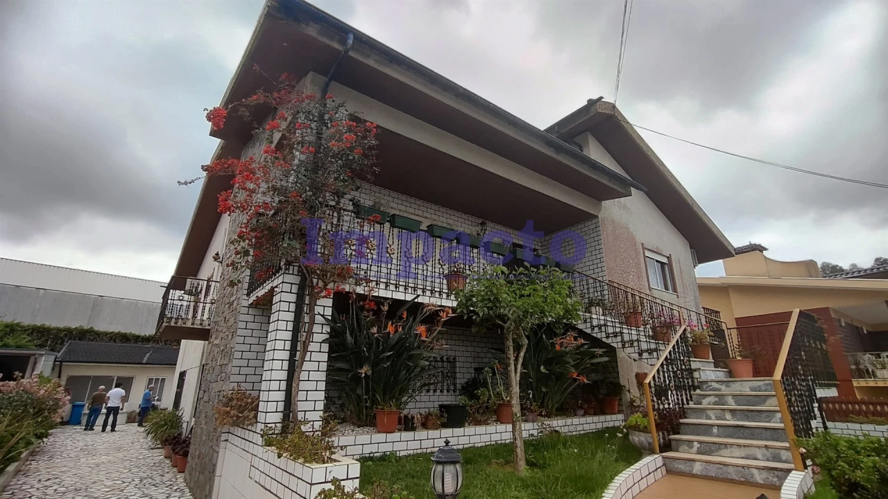 Moradia T3 para Venda em São Roque Foto 3