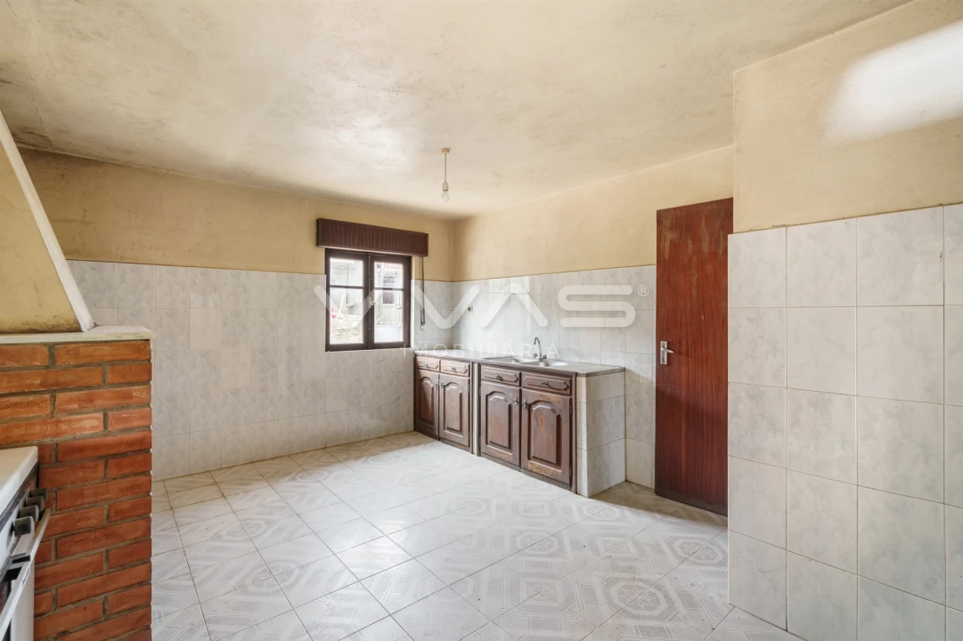 Moradia T4 para Venda em Escariz (São Mamede) e Escariz (São Martinho) Foto 3