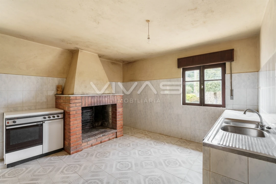 Moradia T4 para Venda em Escariz (São Mamede) e Escariz (São Martinho) Foto 4